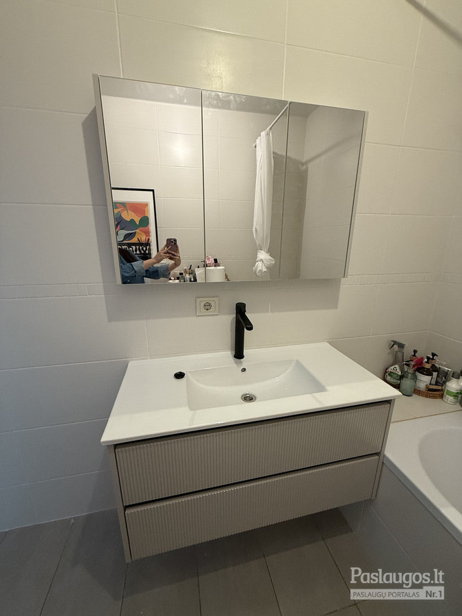 Spinteles surinkimas ir pakabinimas – MB Šimtarankis, Vilnius